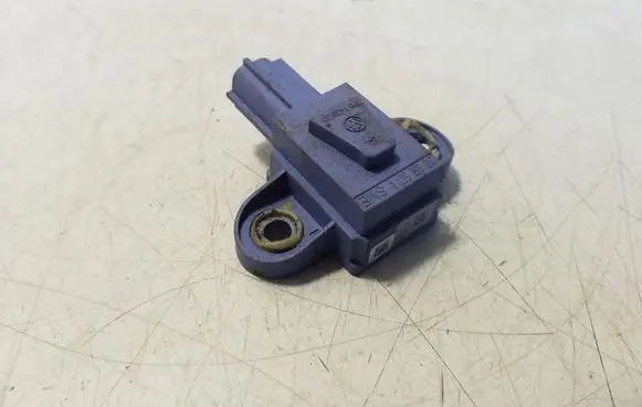 Volkswagen Golf V Airbag deployment crash/impact sensor 1K0955557A