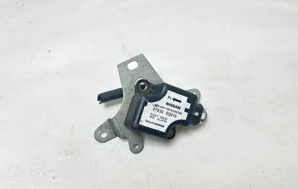 Nissan X-Trail T30 ESP acceleration yaw rate sensor 47930EQ010