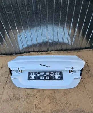 Jaguar XE Tailgate/trunk/boot lid