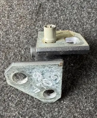 Volkswagen Golf VI Rear door upper hinge 1K9833401C
