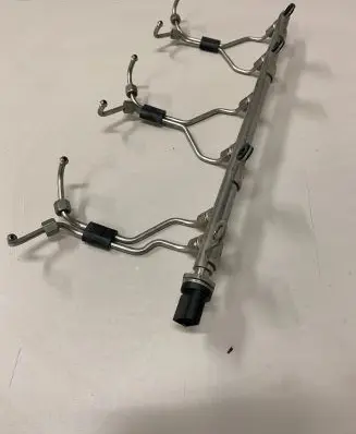 Fuel injector supply line/pipe