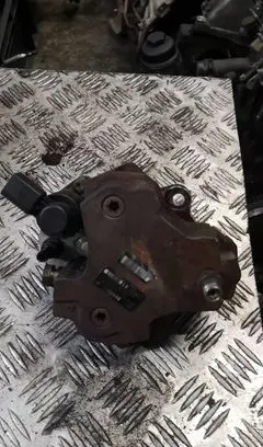 BMW X3 E83 Fuel injection high pressure pump 7788670