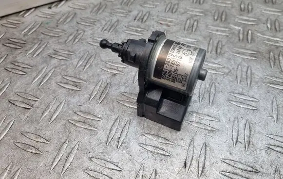 Toyota Avensis T270 Headlight level adjustment motor 8566128010 3740078515