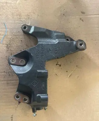 Nissan Qashqai Engine mounting bracket 112319818R G350