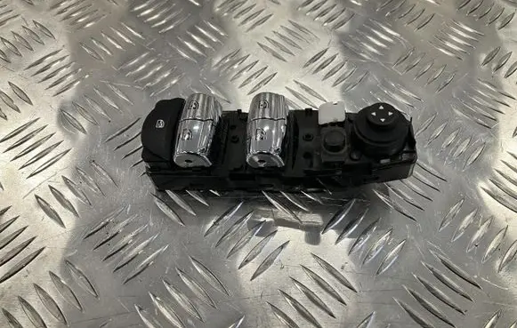 Mini Clubman F54 Quarter vent window switch 9354859