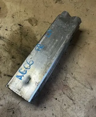 Audi A6 S6 C6 4F Front bumper mounting bracket 4F0807134