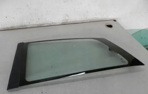 Lancia Y 840 Rear side window 