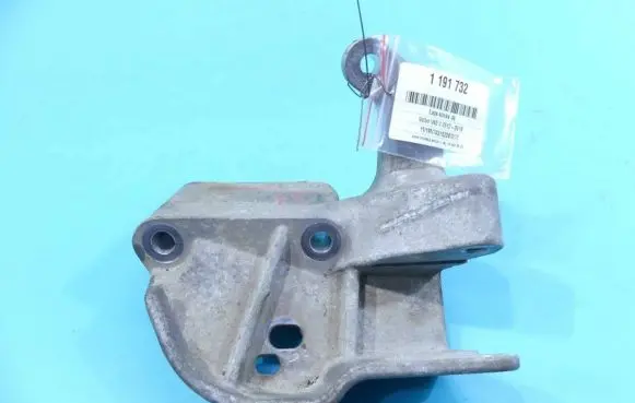 Volvo V40 Engine mounting bracket 31359638 IMPRK1191732