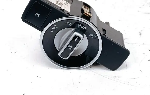 Mercedes-Benz CLA C117 X117 W117 Light switch A2129050551 10091531