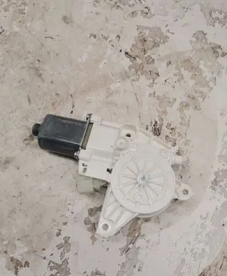 Mercedes-Benz GL X166 Front door window regulator motor A1669060301
