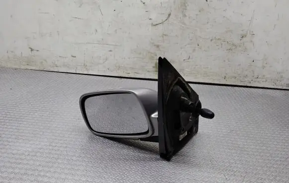 Toyota Yaris Manual wing mirror E1010673