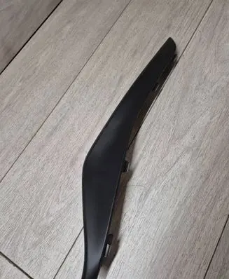 Volvo XC60 Front bumper splitter molding 31352459