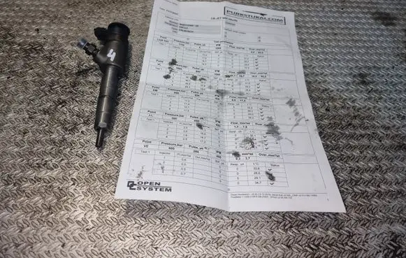 Citroen Berlingo Fuel injector 0445110340