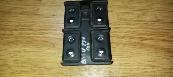 BMW 7 E32 Electric window control switch 1379075