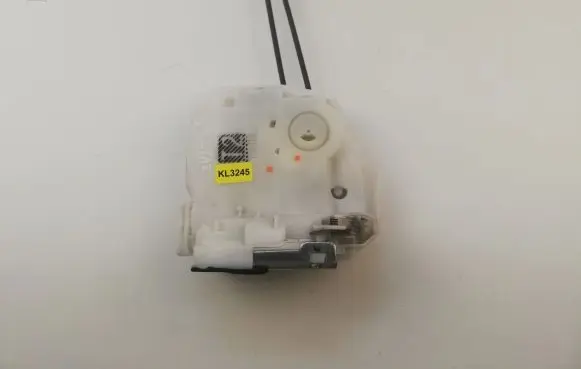 Mitsubishi Space Star Rear door lock KL3245