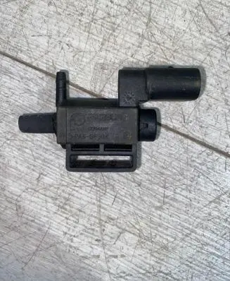 Volkswagen Golf V Turbo solenoid valve 037906283C 72288000 05T067