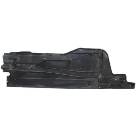 Volkswagen PASSAT B8 Engine splash shield/under tray 3Q0825201L