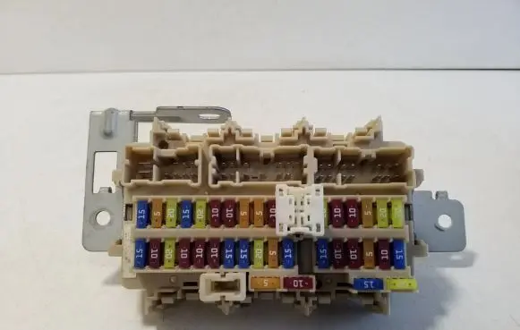 Nissan X-Trail T32 Fuse module 252307990A