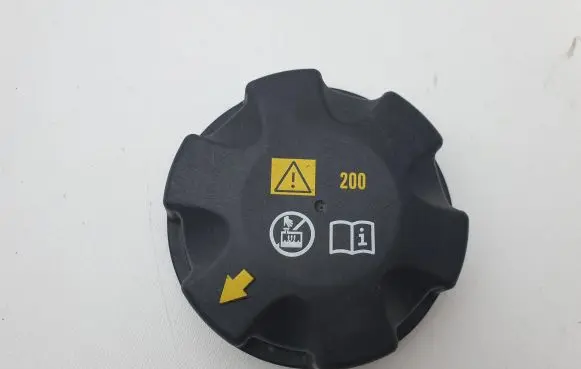 BMW M5 F90 Coolant expansion tank/reservoir cap 