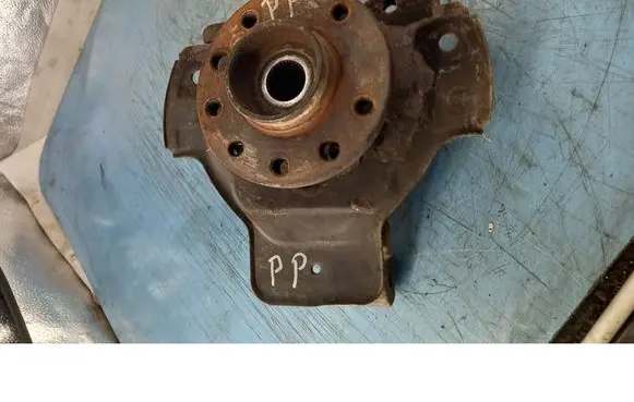 Opel Astra G Front wheel hub spindle knuckle