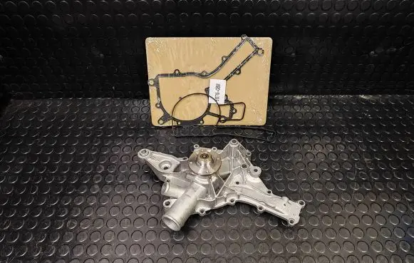 Mercedes-Benz CLS C219 Water pump 538021210