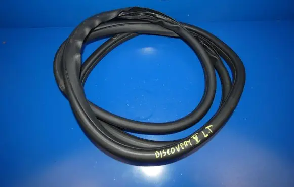 Land Rover Discovery Sport Rubber seal rear door