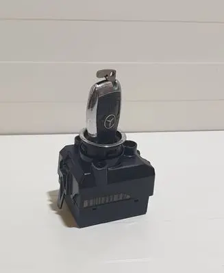Mercedes-Benz S W221 Ignition lock 2215450708 303812716160691