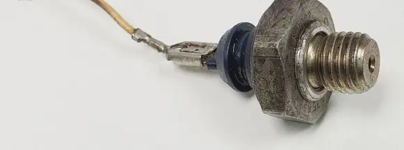 Smart ForTwo II Oil pressure sensor 0003043V002