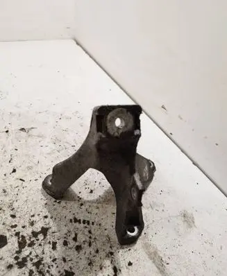 Audi A4 S4 B7 8E 8H Engine mounting bracket 8e0199308af