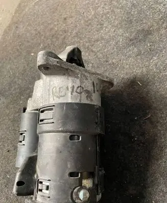 Renault Megane III Starter motor 8200463004