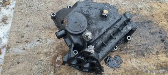 Volvo XC70 Oil filter mounting bracket 30757730