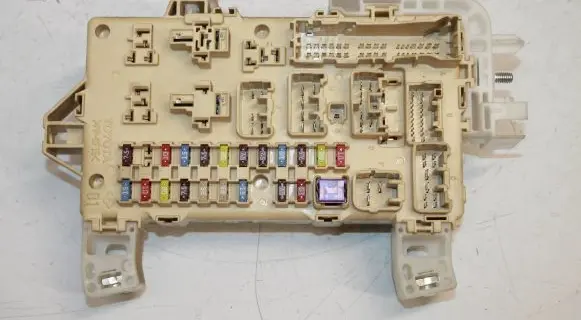 Toyota Corolla Verso E121 Fuse box set 892210F010 1251898699 07061908095402