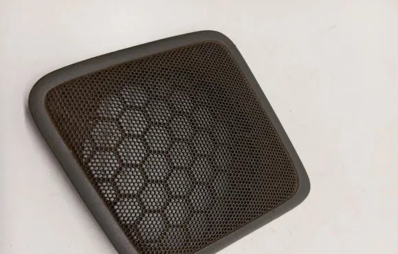 Side speaker trim/cover