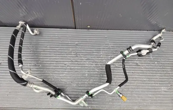Opel Mokka B Air conditioning (A/C) pipe/hose 9867702780