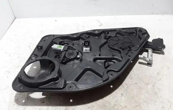 Rear window lifting mechanism without motor