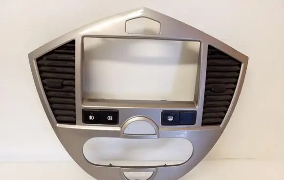 KIA Carens I Radio/GPS head unit trim 