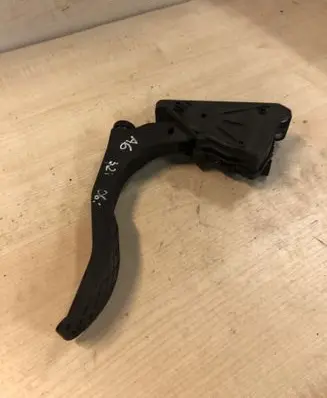 Audi A6 S6 C6 4F Accelerator throttle pedal 4F1723523A
