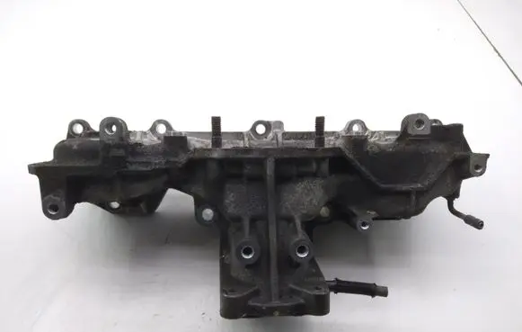 Toyota Avensis T270 Intake manifold