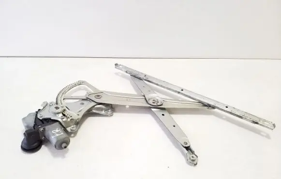 Lexus CT 200H Front door window regulator with motor 8571075060 0620202521