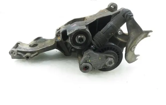 Volkswagen PASSAT B5.5 Generator/alternator bracket 038145283 038903143AE