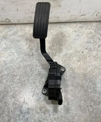 Subaru Forester SH Accelerator throttle pedal 36010SA060 1988007060 09G30A0198