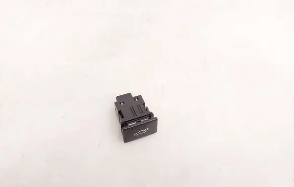 Lexus ES 300h (7th Gen) Tailgate/boot open switch button 15D483