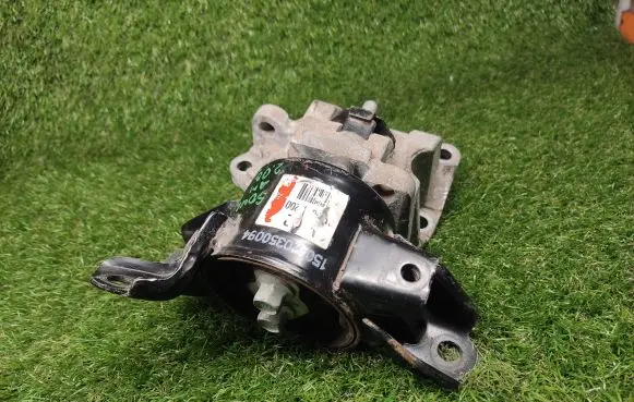 KIA Soul Engine mount bracket 218323Z200