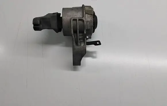 Ford Mondeo MK V Engine mounting bracket DS736F012GG