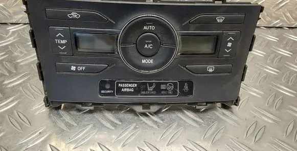 Toyota Auris 150 Climate control unit 5590002350