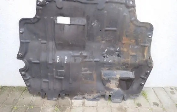 Volkswagen PASSAT B6 Engine splash shield/under tray
