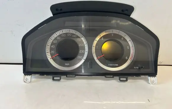 Volvo V70 Speedometer (instrument cluster) 36002600