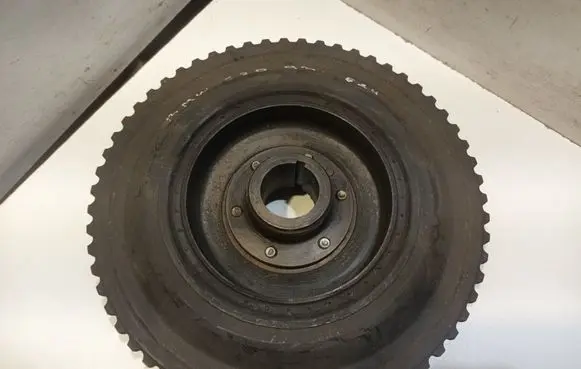 BMW 5 E39 Crankshaft pulley 1736620