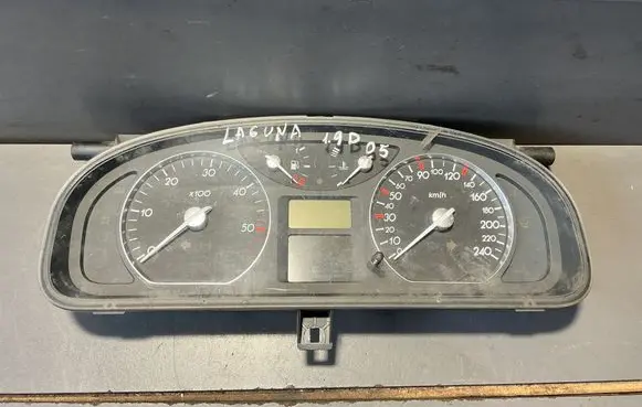 Renault Laguna II Speedometer (instrument cluster) 8200328449