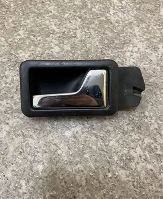 Audi 80 90 S2 B4 Front door interior handle 893837020